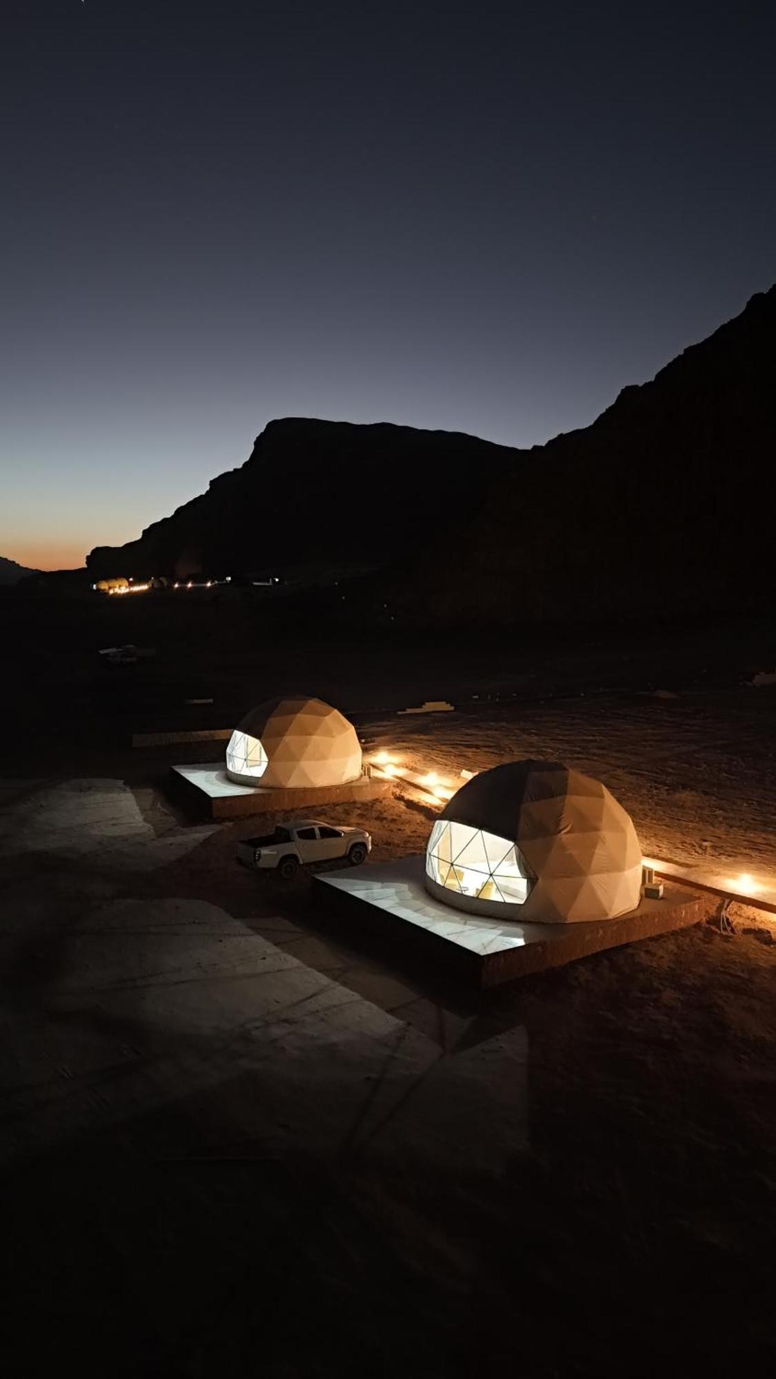 Rum Crystal Luxury Camp ワディ ・ラム エクステリア 写真